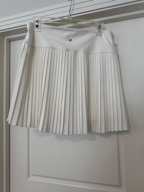 White Pleated mini skirt